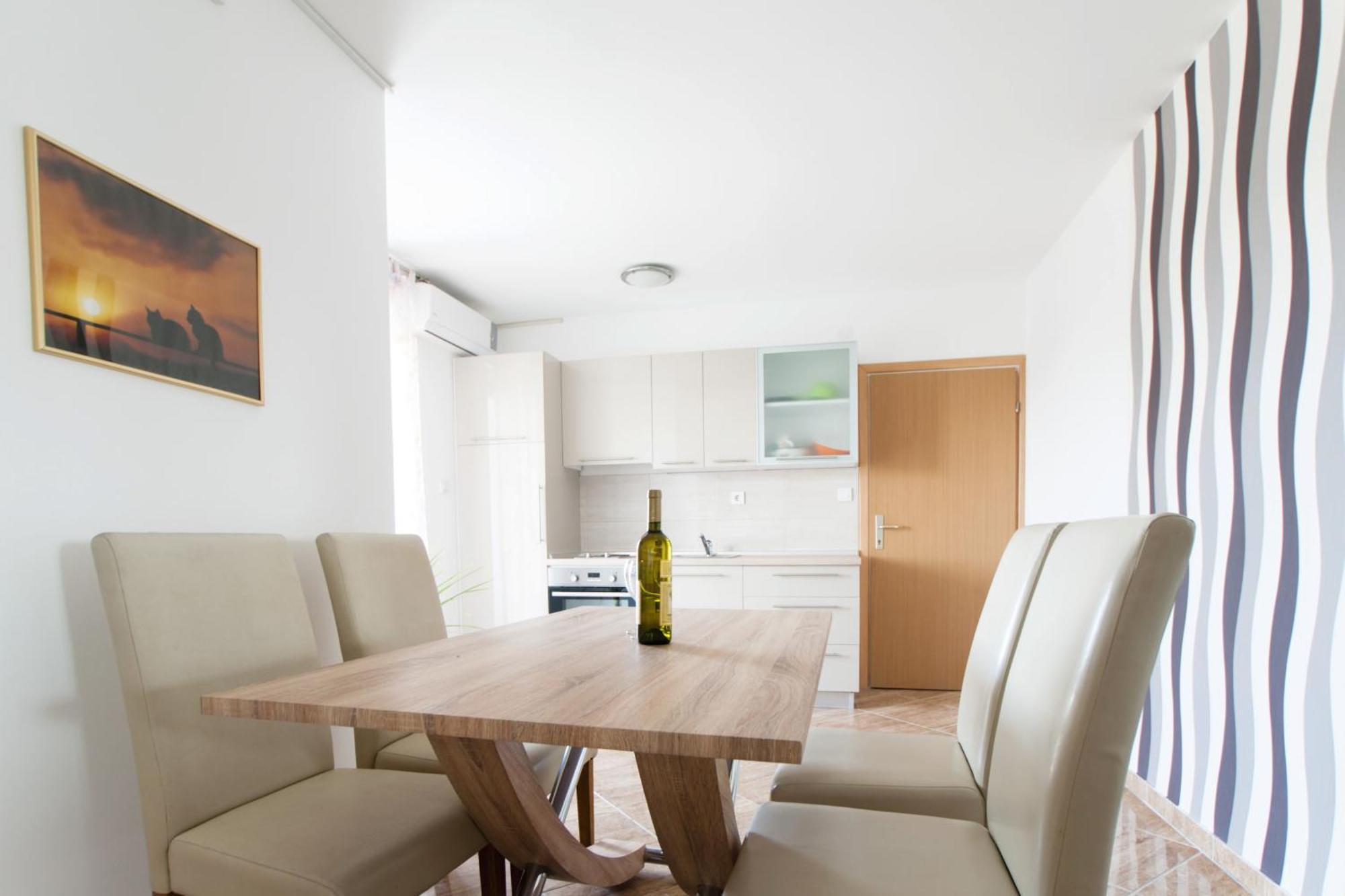 Apartments Toka بيتريتْشاني الغرفة الصورة
