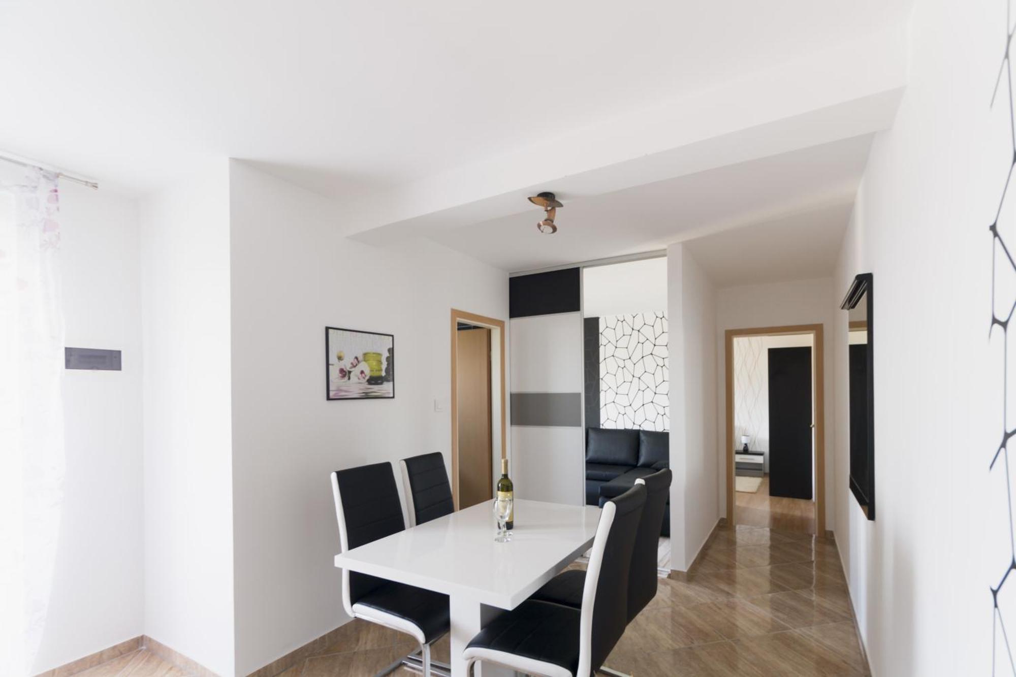 Apartments Toka بيتريتْشاني الغرفة الصورة