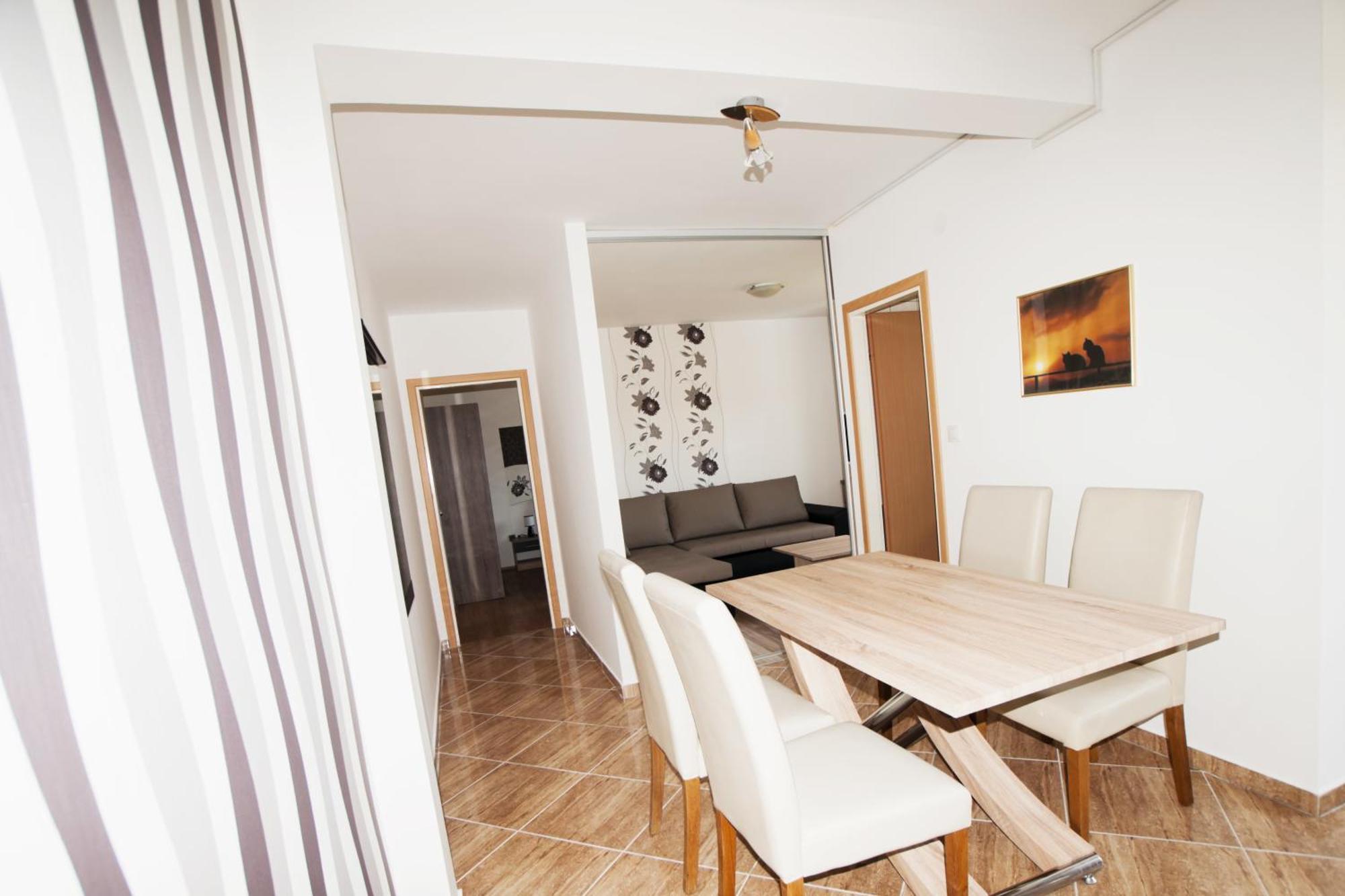 Apartments Toka بيتريتْشاني الغرفة الصورة