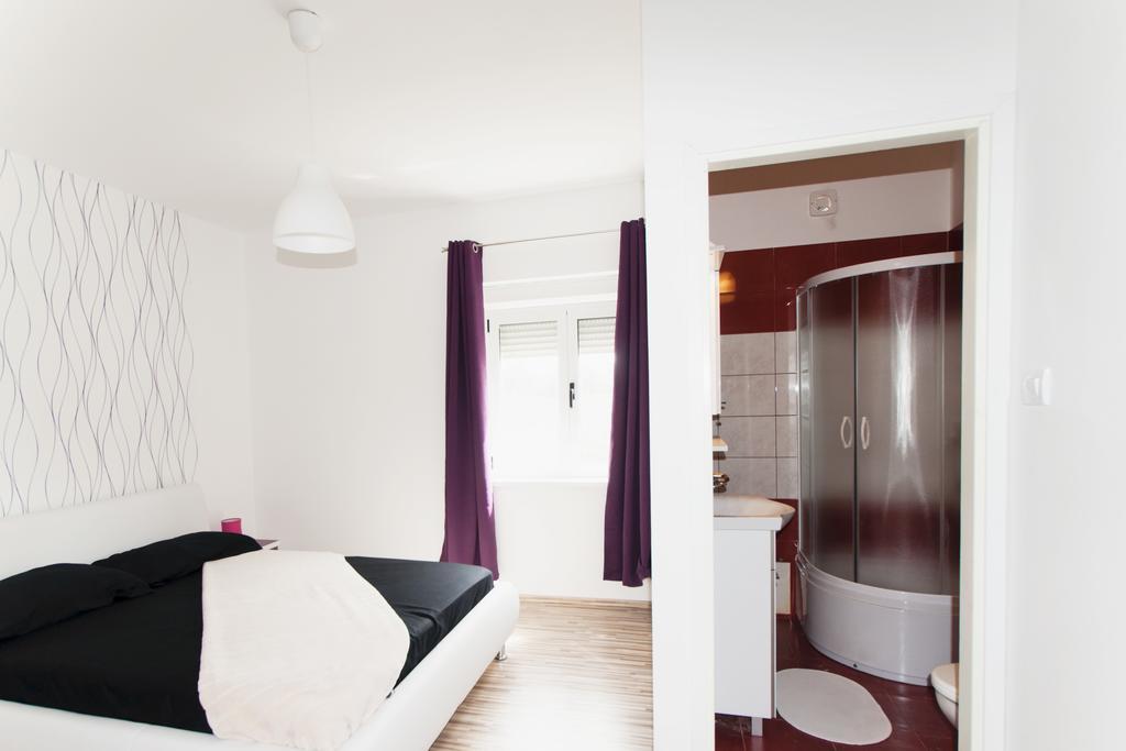 Apartments Toka بيتريتْشاني الغرفة الصورة