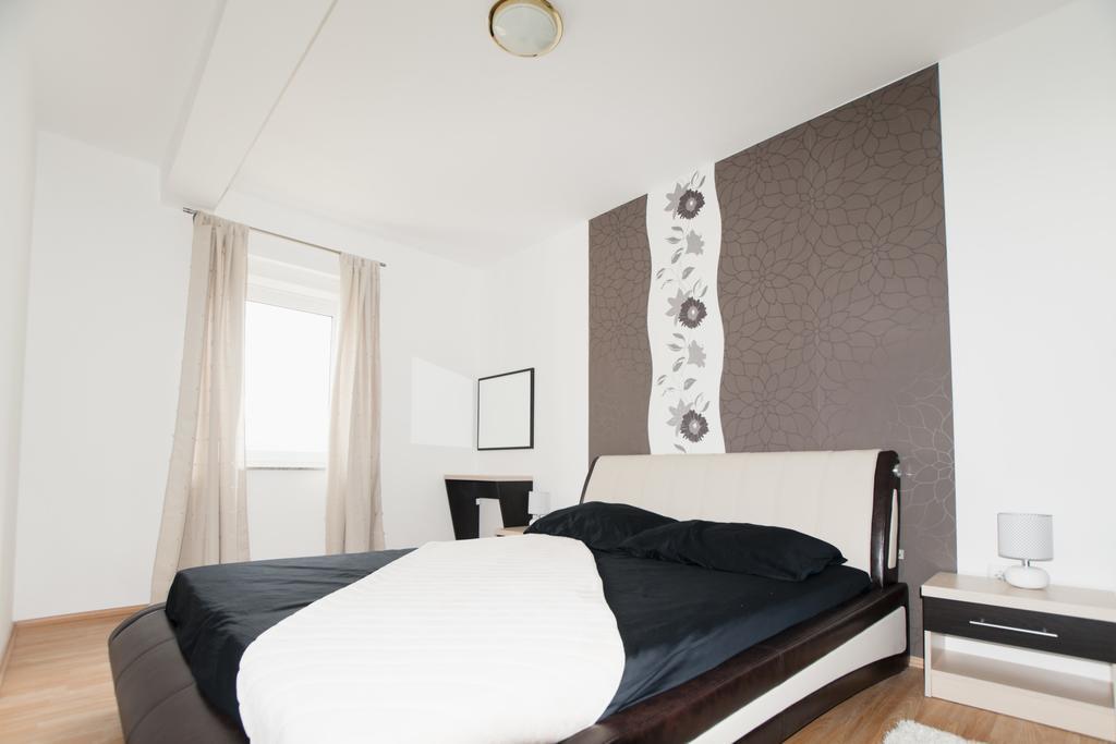 Apartments Toka بيتريتْشاني الغرفة الصورة