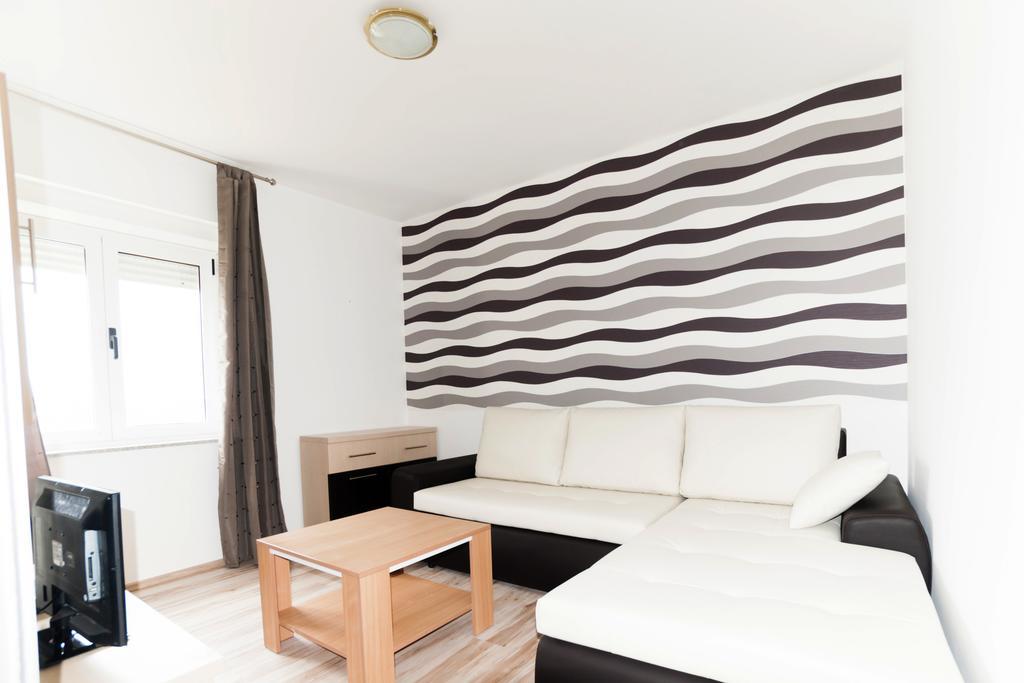 Apartments Toka بيتريتْشاني الغرفة الصورة