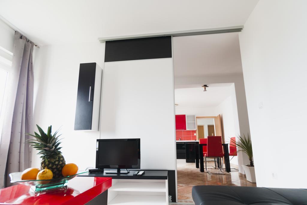 Apartments Toka بيتريتْشاني الغرفة الصورة