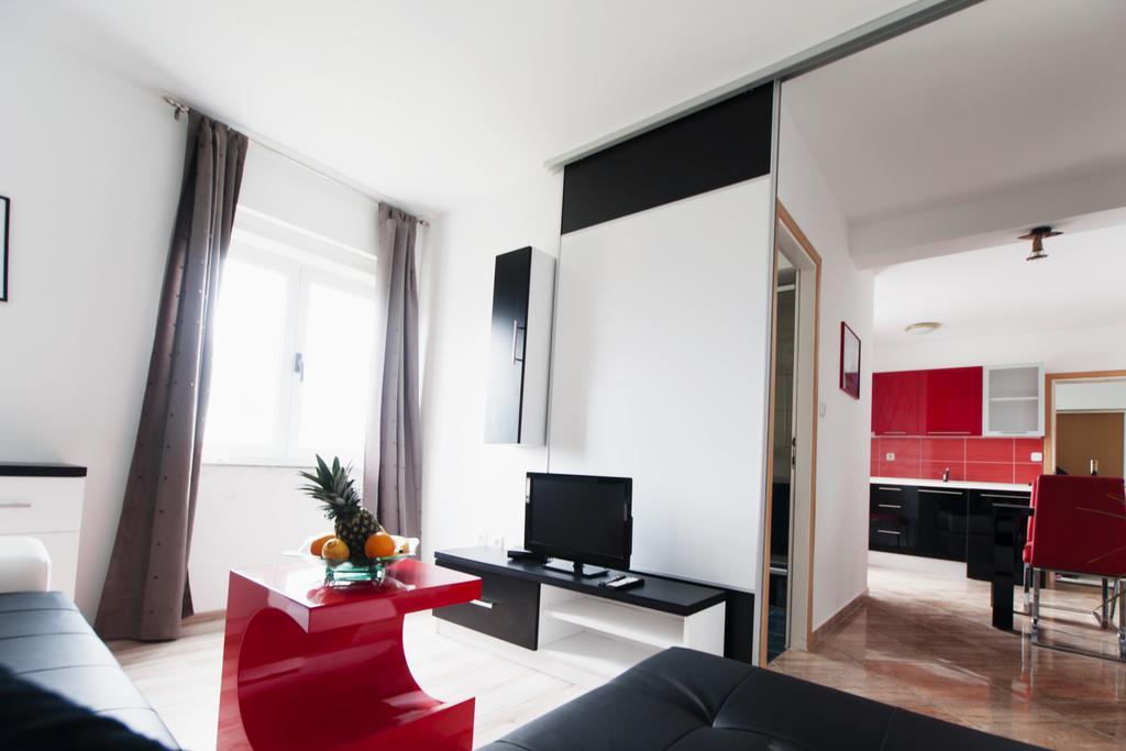 Apartments Toka بيتريتْشاني الغرفة الصورة